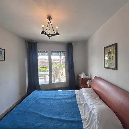 Apartment Auriga Side View