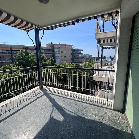 Auriga Side View Salou